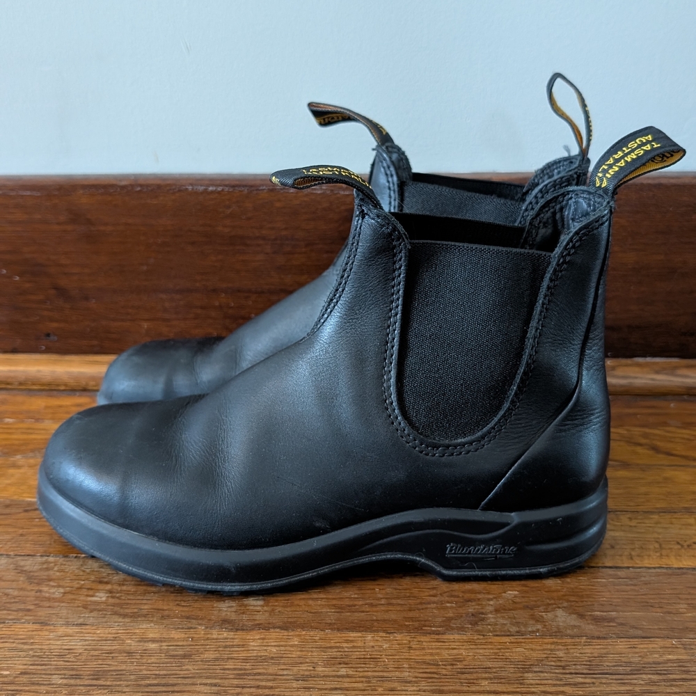 Blundstone Black Leather Chelsea Boots